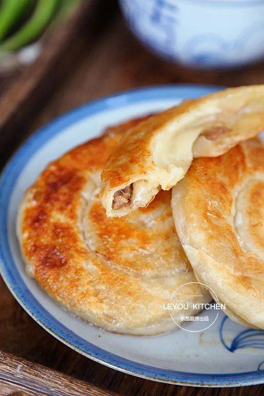 香酥牛肉饼的懒人做法，不用和面揉面，成功率高了许多