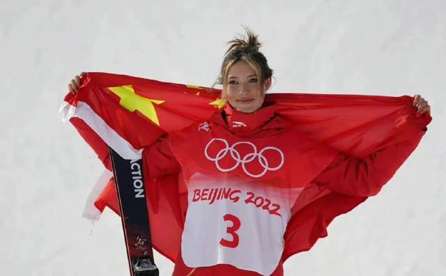 谷爱凌拿下北京冬奥会第二块金牌，她的成功不可复制