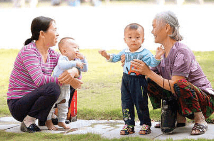 为什么爷爷奶奶和姥姥之间，和孩子更亲近？