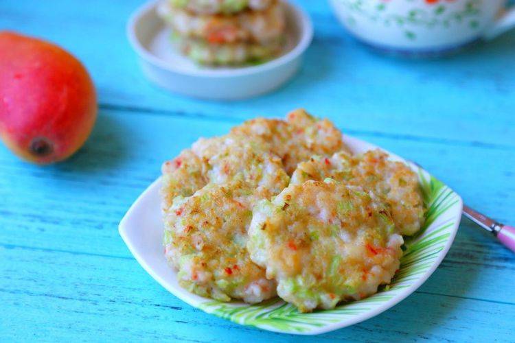 蔬菜水果虾煎饼果真吃的时候口味软嫩，色香味俱全