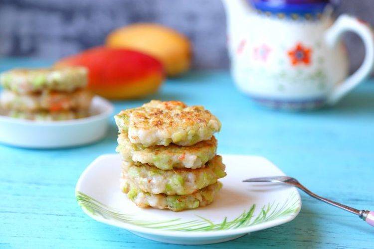 蔬菜水果虾煎饼果真吃的时候口味软嫩，色香味俱全