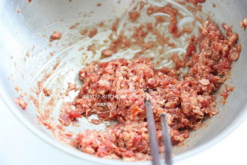 香酥牛肉饼的懒人做法，不用和面揉面，成功率高了许多