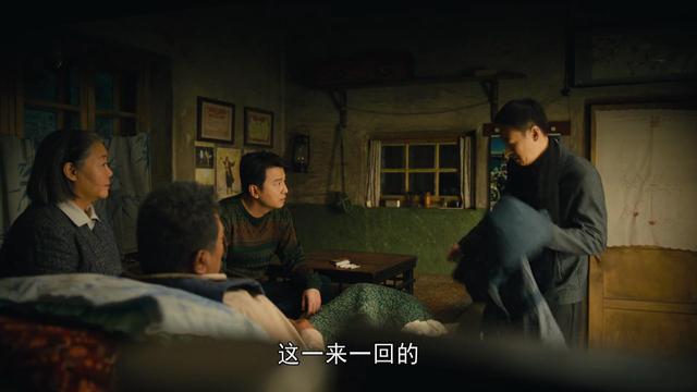 《人世间》周家父母去世时推门而入5大细节，可以说是道尽了人间