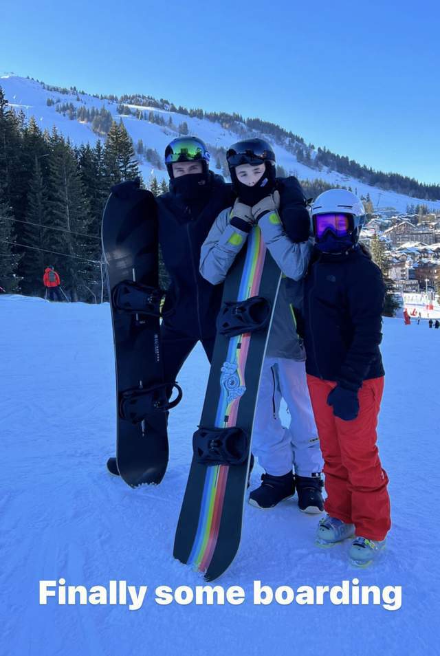 贝克汉姆晒和孩子外出滑雪照，父女俩关系好到令人羡慕