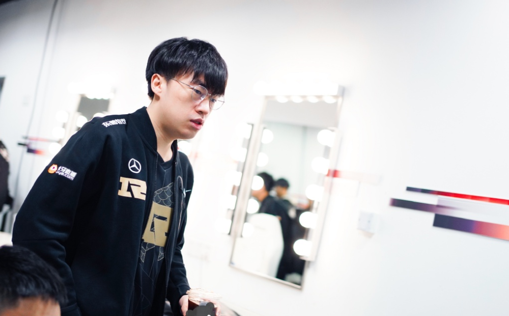 lpl、lck联赛两场压轴之战，rng众将退无可退