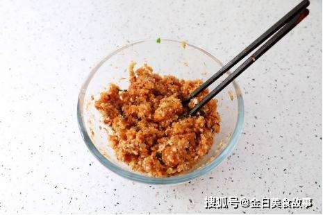 平菇鸡肉丸子的“风采”，吃了还念念不忘，这就是它的“风采