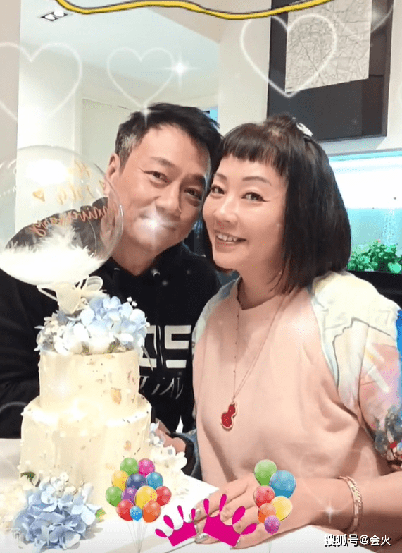 黎耀祥夫妇庆祝结婚纪念日，妻子发文感恩有您