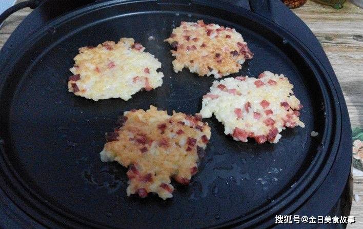 家里剩米饭千万别扔，铺张浪费是十分可耻的黄金饭烙