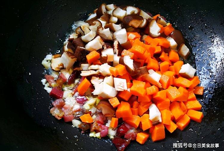 时令蔬菜香肠腊肉芋头饭，香肠腊肉芋头饭