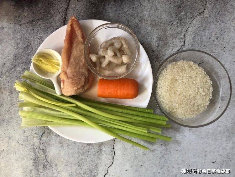 芹菜虾仁鸡肉粥，营养丰富，孩子吃了胃口好