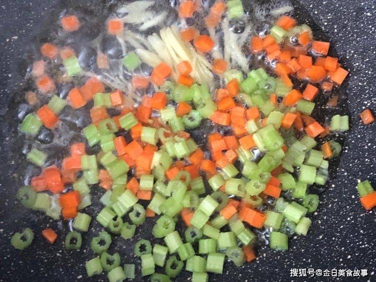 芹菜虾仁鸡肉粥，营养丰富，孩子吃了胃口好