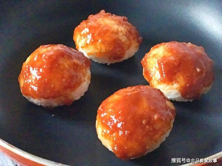 便捷美味的快手视频正餐，紫苏叶烤饭团吃起來