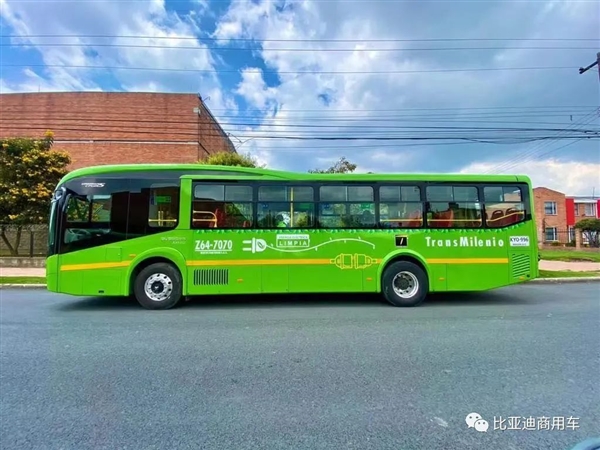 比亚迪向波哥大市政府交付172辆纯电动大巴订单