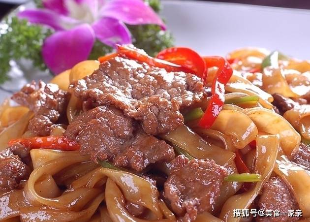 腌牛肉万万不能用盐，不然吃起来很柴，换成“它”