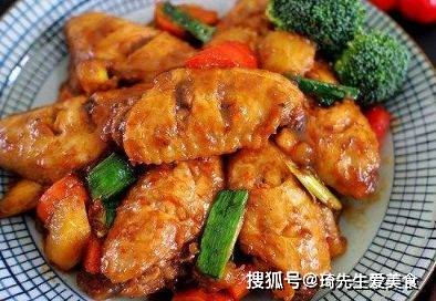 精选美食推荐：酸辣凤爪、清蒸鲈鱼，超简单的菜