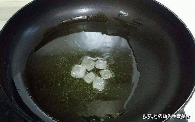 水炒糖色，到底是用白糖还是冰糖？听听厨师怎么说