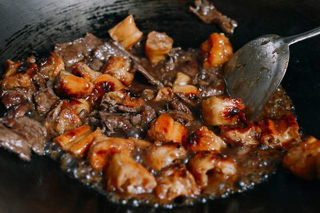 牛柳炒油条，酥酥脆脆的口感脆脆的口感，实在太费米饭了