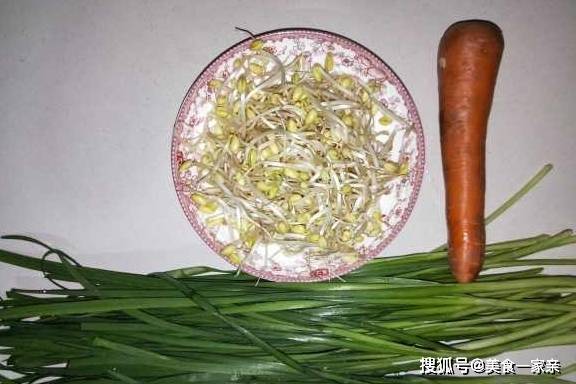 豆芽和韭菜搭配，既营养有美味，不仅清热解毒，还能美容瘦身