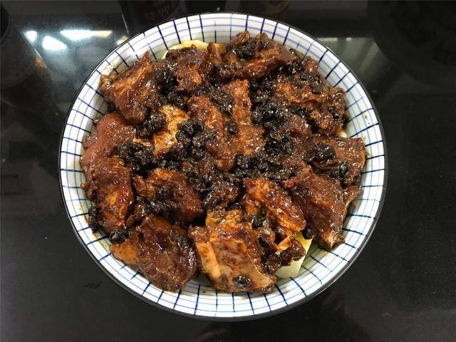 豆豉排骨，浓浓的豆豉香味，不加一滴水，咸鲜入味