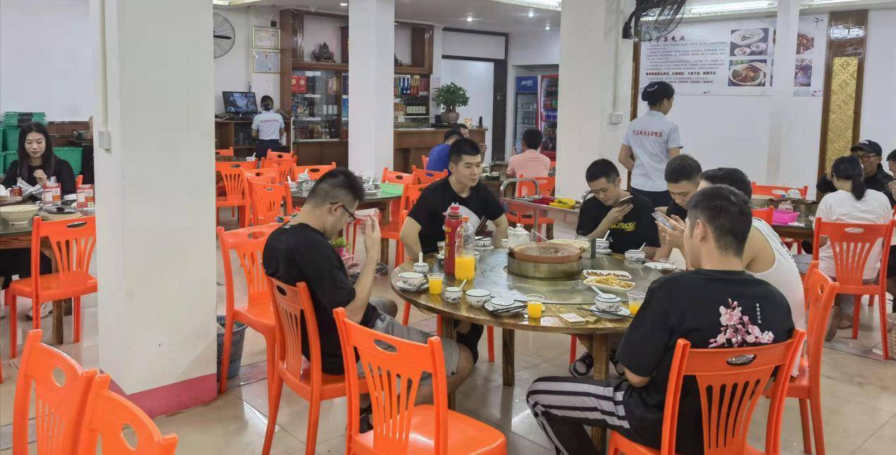 海南海滩陶醉，一锅素食鸭是一颗必须吃的食物，让我们来看看