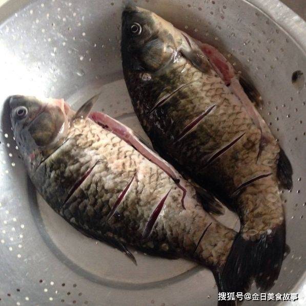 鱼汤怎么炖才能汤白如奶，味鲜美味可口不油腻