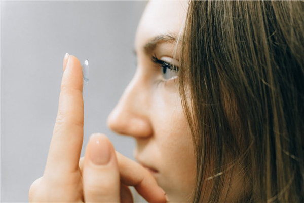 全球首款药物洗脱隐形眼镜获fda批准