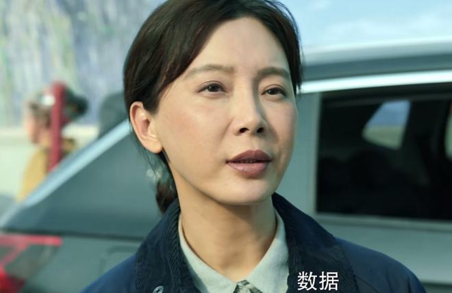 “假冻龄女神”被揭穿，打针、填充、拉皮，个个笑容僵硬