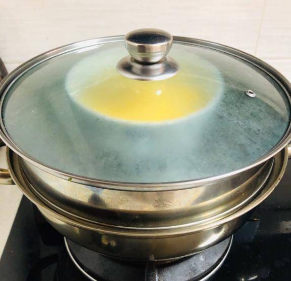 鸡蛋糕里边加点“它”，表层光洁如镜面玻璃，口味美味