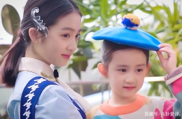 黄磊带小女儿拍MV，9岁黄少艾颜值成焦点，不进娱乐圈可惜了