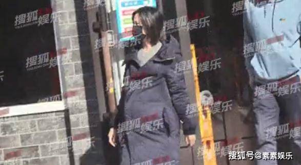 李亚鹏陪女友产检，海哈金喜挺孕肚猜测有6个月，恭喜他们