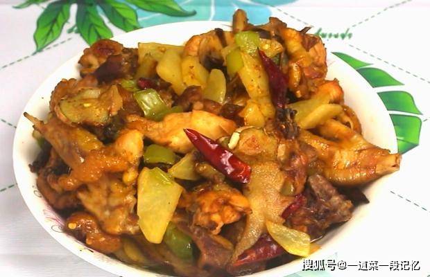 “清淡系”干锅土豆鸡，食材量很足而且不油，重在吃出了新的体验