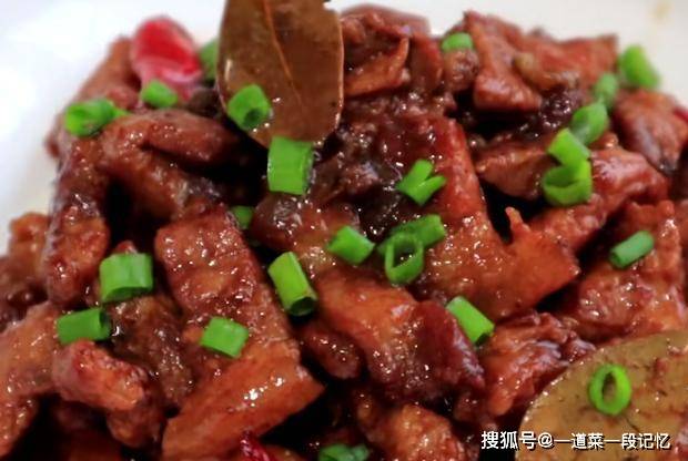 腐乳炖五花肉，甜鲜可口的软嫩口感，自己在家也能做