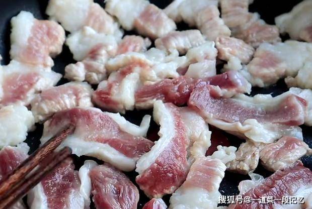 腐乳炖五花肉，甜鲜可口的软嫩口感，自己在家也能做