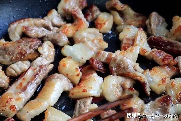 腐乳炖五花肉，甜鲜可口的软嫩口感，自己在家也能做