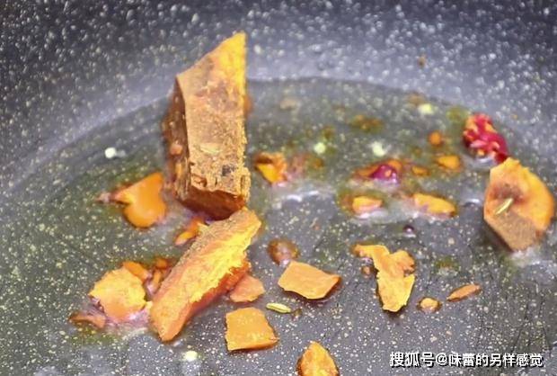 大神用火锅底料炒出的玉米面包子，鲜香爽辣，做法简单