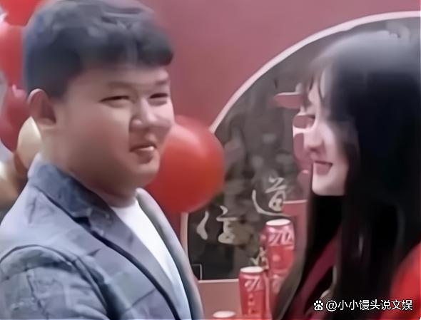 陈亚男再婚，嫁给富二代，父亲罕见开直播，网友：真有捡破烂的