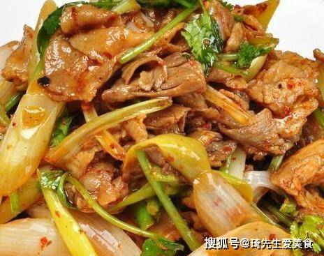 葱爆羊肉片，肉质细嫩，高蛋白低脂肪，滋补佳品