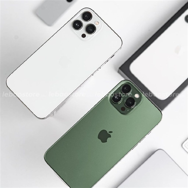 iphone13pro苍岭绿疑似真机图曝光，起售价7999元