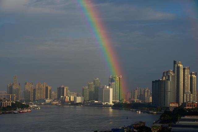 经过转折的人生，将更加有一道属于自己的亮丽风景