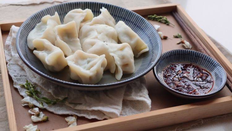 完美家庭美食槐花饺子，美味又健康