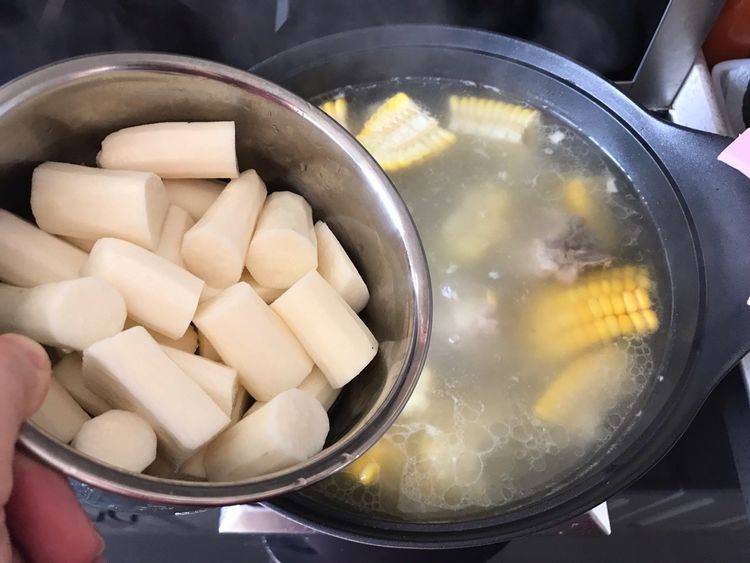 它是众多食材中的“碱性食物”，春天要多吃它，帮助润肠通便