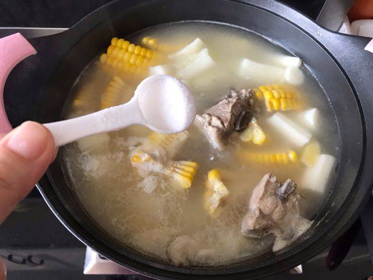 它是众多食材中的“碱性食物”，春天要多吃它，帮助润肠通便