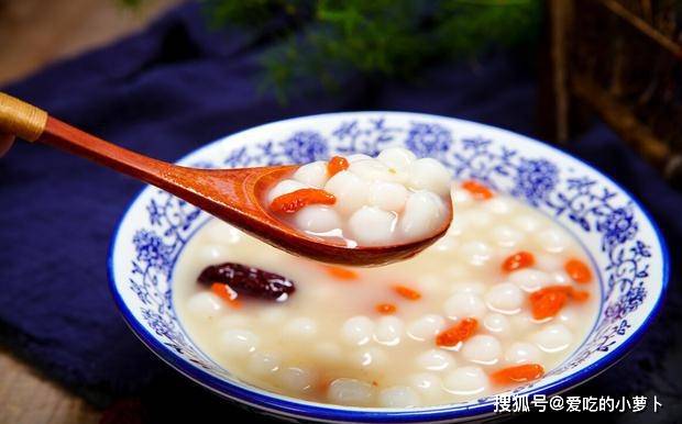 有哪些煮汤的小窍门？电饭锅中焖5分钟，清甜可口的山楂水果消食