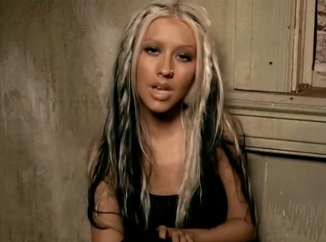 Christina Aguilera 首次登上《VOGUE》