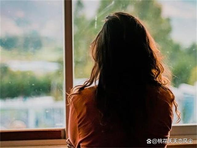 男人有这些表现，证明他已经放下你了，女人要学会坚强