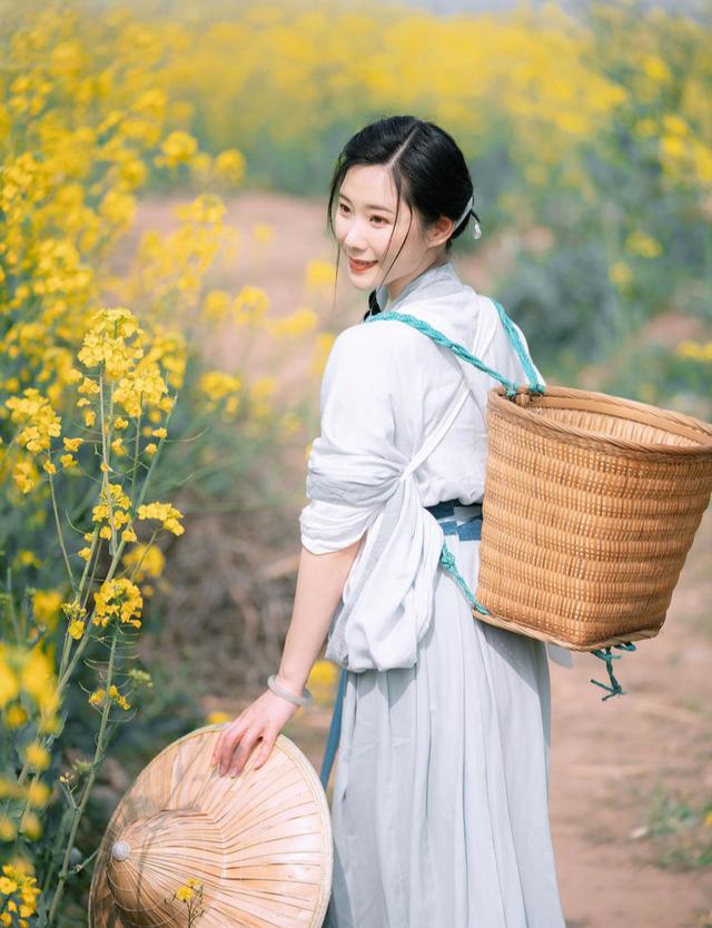 油菜花飘香，明媚了整个春天