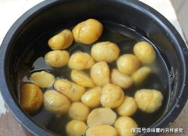 食味栗子饭——这份简餐有苹果，胡萝卜