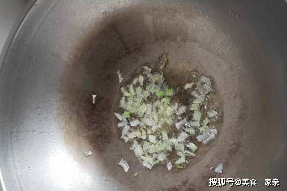 韭菜苔炒肉丝的做法，成本才不到4块钱