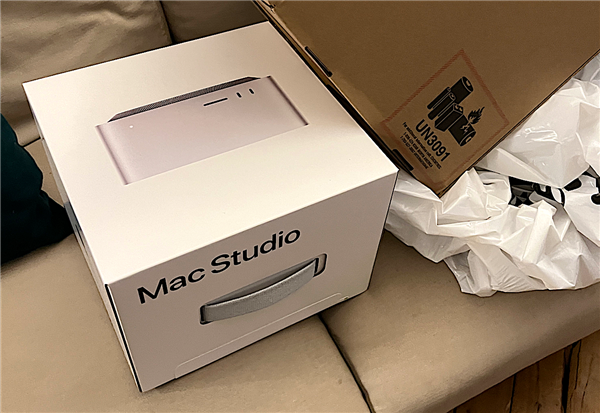 西蒙提前收到新款macstudio，售价29999元起