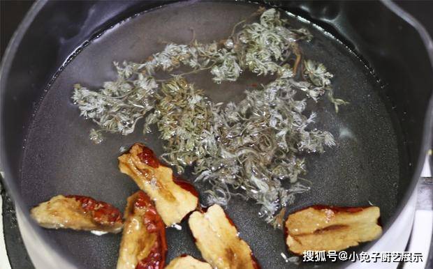 农村这种野菜，华佗三试茵陈，煮水喝一个好一个